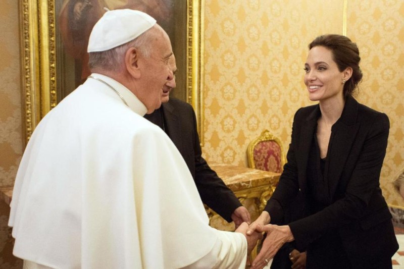 Angelina Jolie screens ‘Unbroken’ in Vatican, meets pope